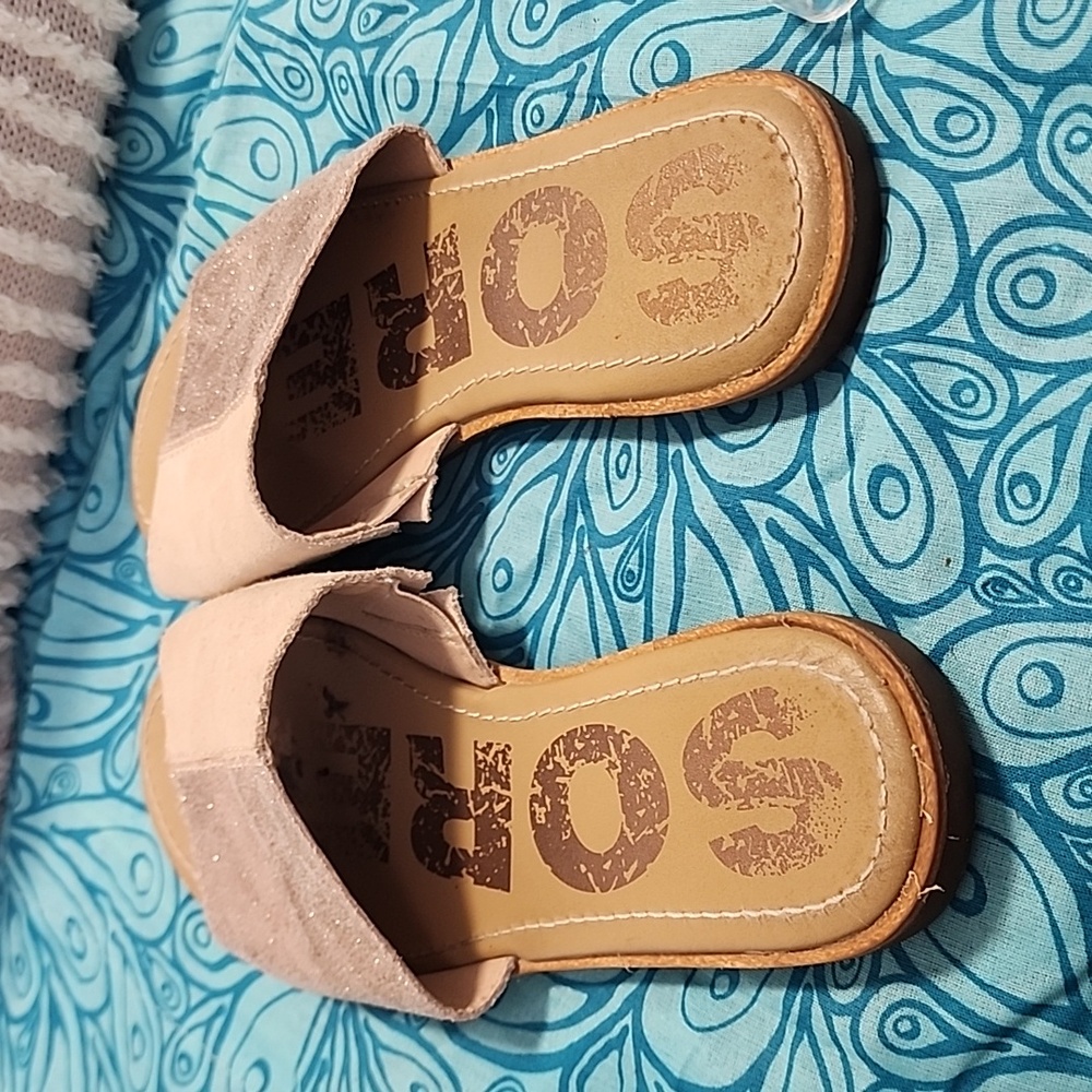 Sorel sandals size 8 - Picture 2 of 6